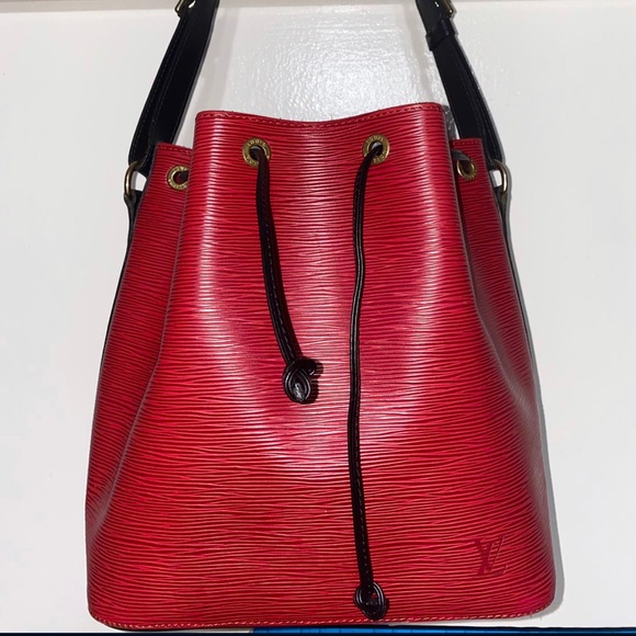LOUIS VUITTON EPI NOE BUCKET BAG - Picture 1 of 6